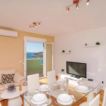 In With House Sea View Apartment